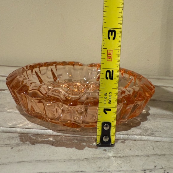 Vintage Mid Century Scalloped Edge Pink Glass Ashtray - Picture 5 of 5